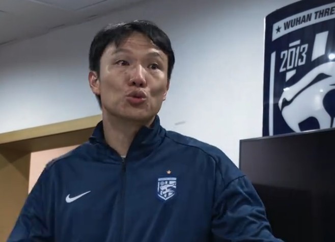 邓卓翔含泪讲话：事情发生了再痛苦吗？之前在干什么？未来呢？