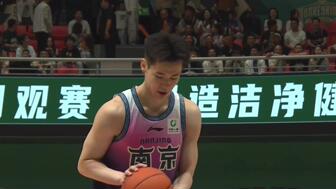 [郭昊文突破]足够坚决！郭昊文开场跳球后 杀入内线打成2+1